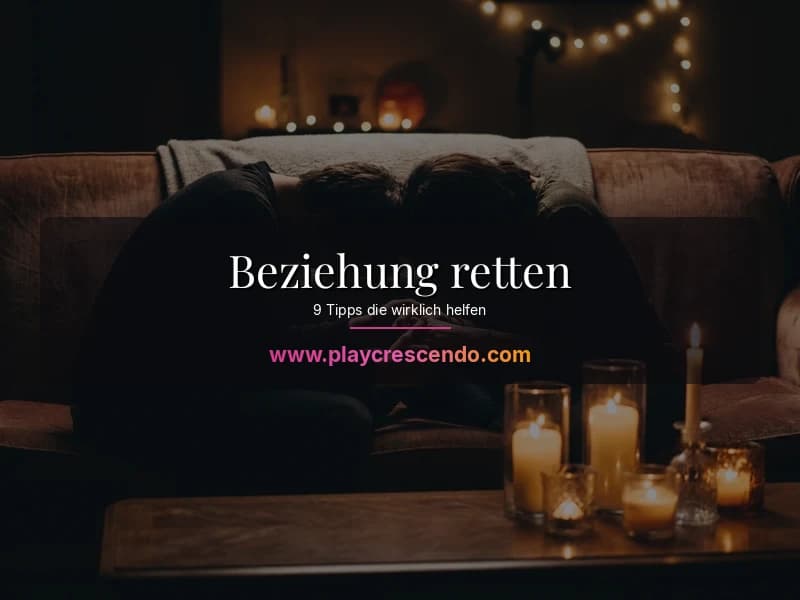 Paar sitzt zugewandt auf dem Sofa und führt ein ehrliches Gespräch um die Beziehung zu retten